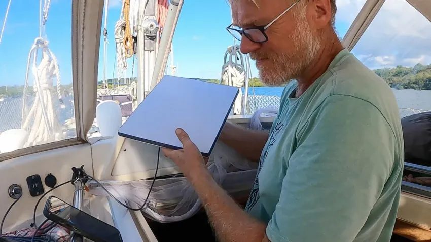 Starlink Mini op je Boot: Varen met Onbeperkt Internet