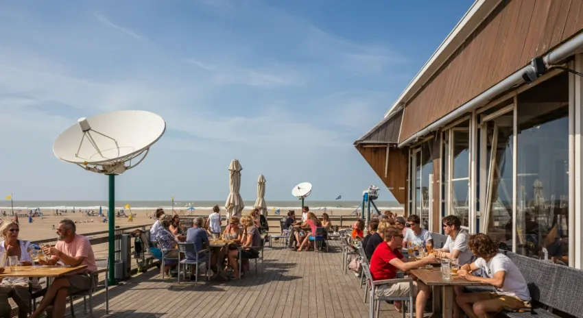 Starlink Mini voor Strandpaviljoens en Seizoenshoreca: Altijd Online op de Drukste Dagen